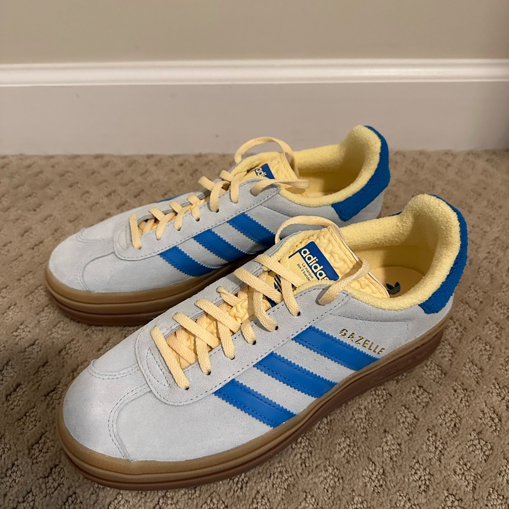 Adidas Men's Blue and Yellow Sneakers